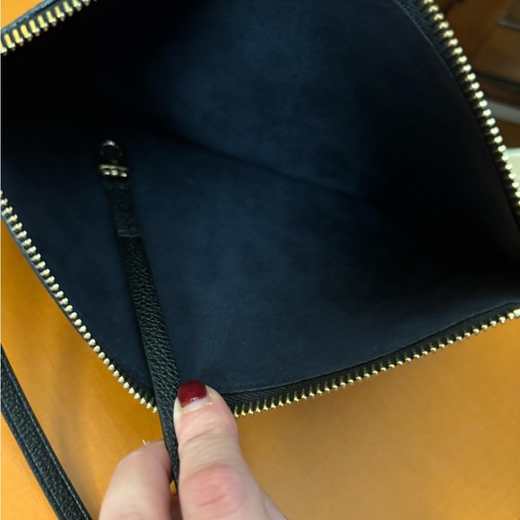 ๐ฅโฃ๏ธ๐ฅ2024 Authentic Louis Vuitton Monogram Empreinte Leather Wristlet - Picture 7 of 9